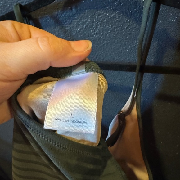 Women’s Shade & Shore Green V-Neck Ribbed Swimsuit - Picture 6 of 8